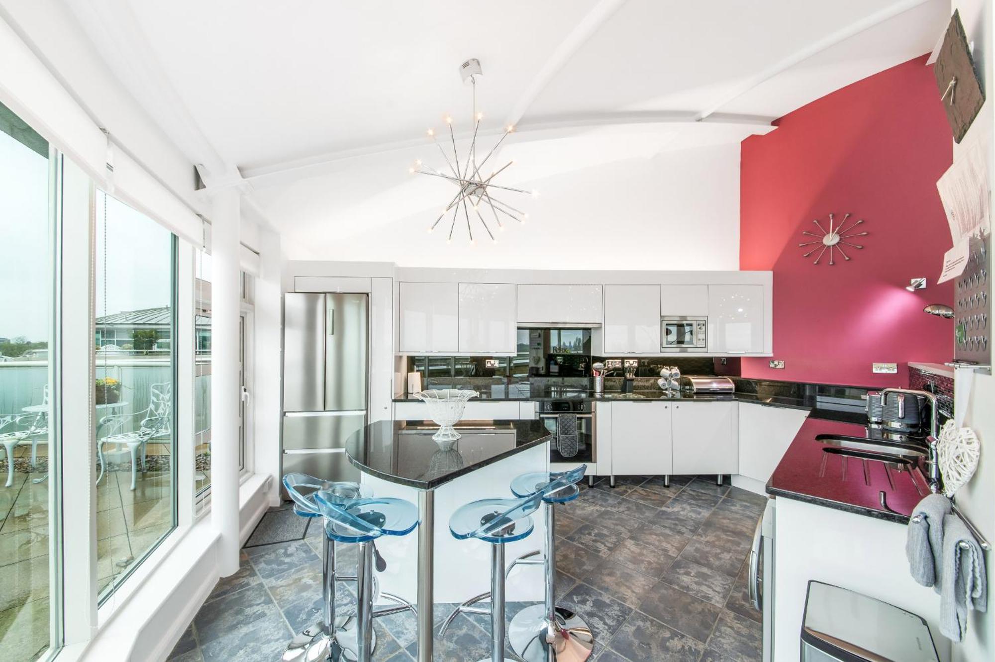 Finest Retreats - The Penthouse At 611 Westgate *