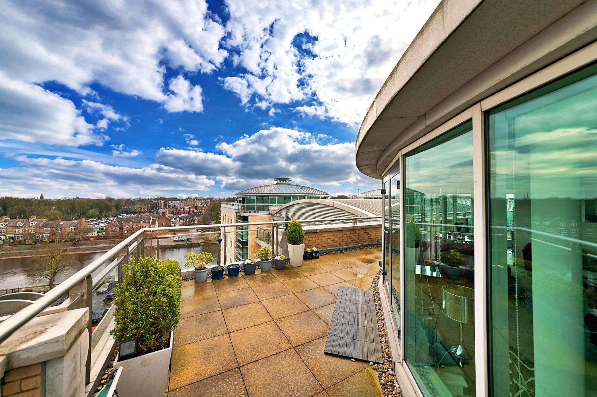 Finest Retreats - The Penthouse At 611 Westgate