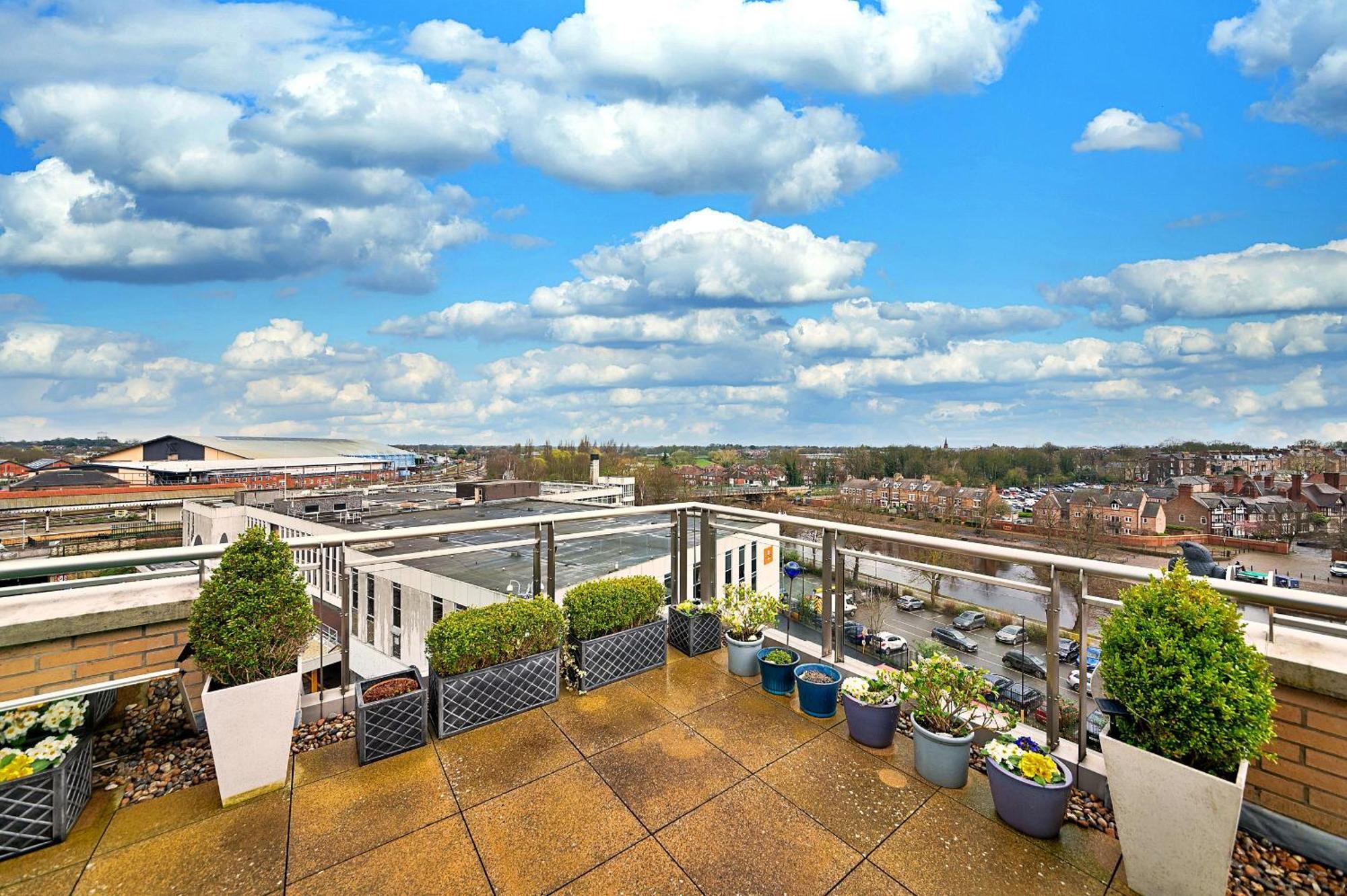 Finest Retreats - The Penthouse At 611 Westgate Apartamento York